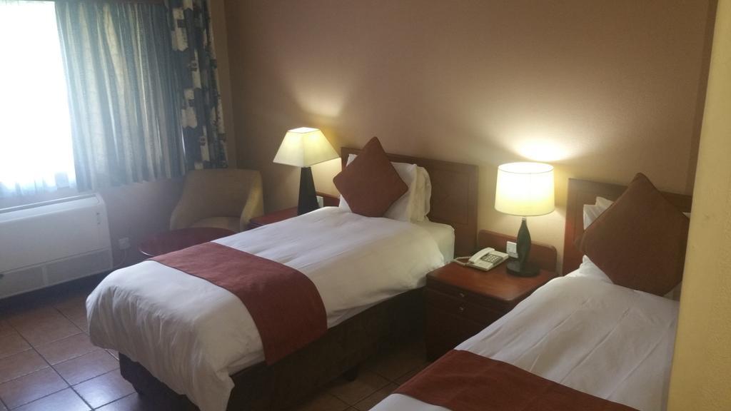 M'kango Golfview Hotel Lusaka Zewnętrze zdjęcie