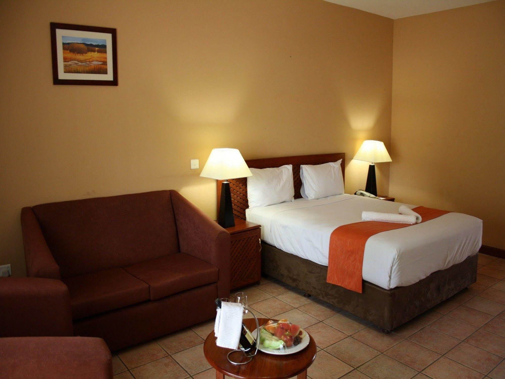 M'kango Golfview Hotel Lusaka Zewnętrze zdjęcie